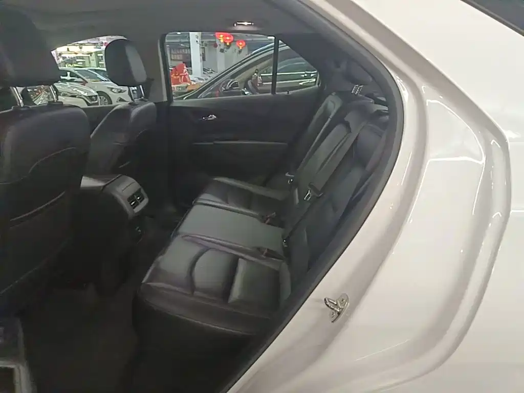 Chevrolet Equinox — миниатюра 17