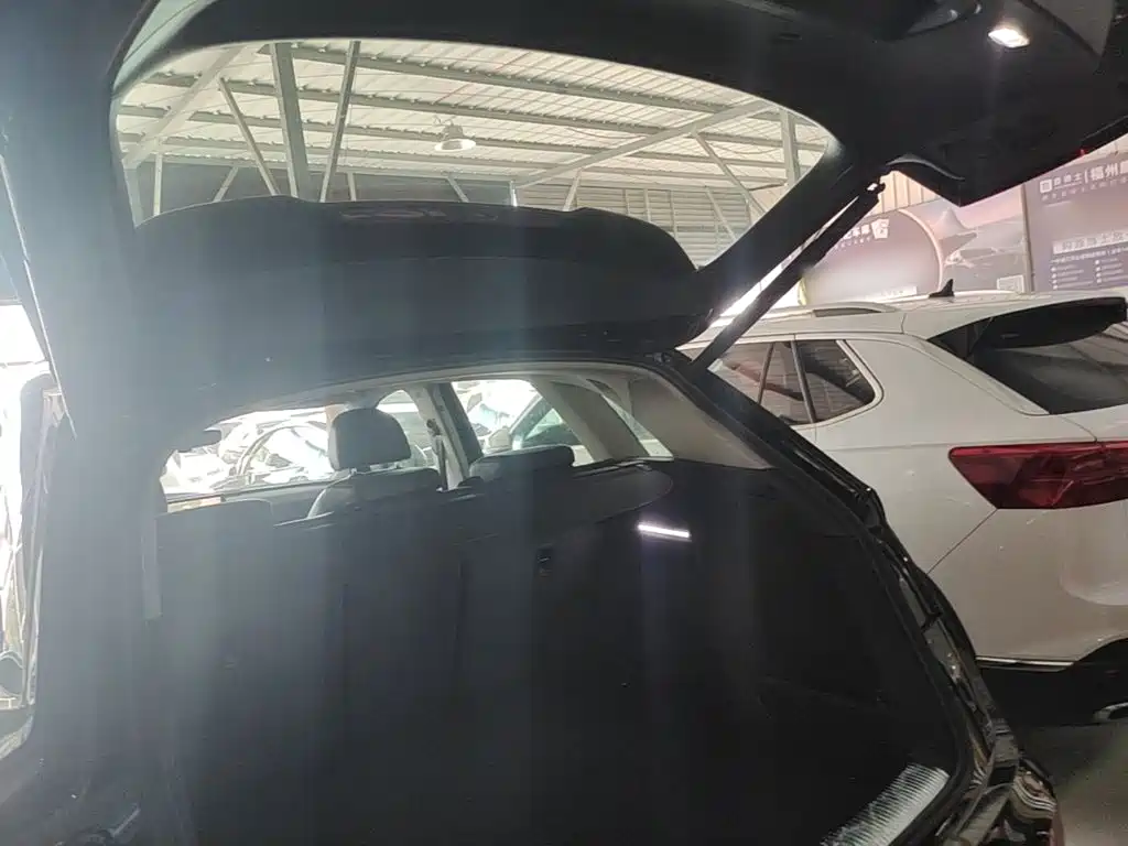 Audi Q5L — миниатюра 19