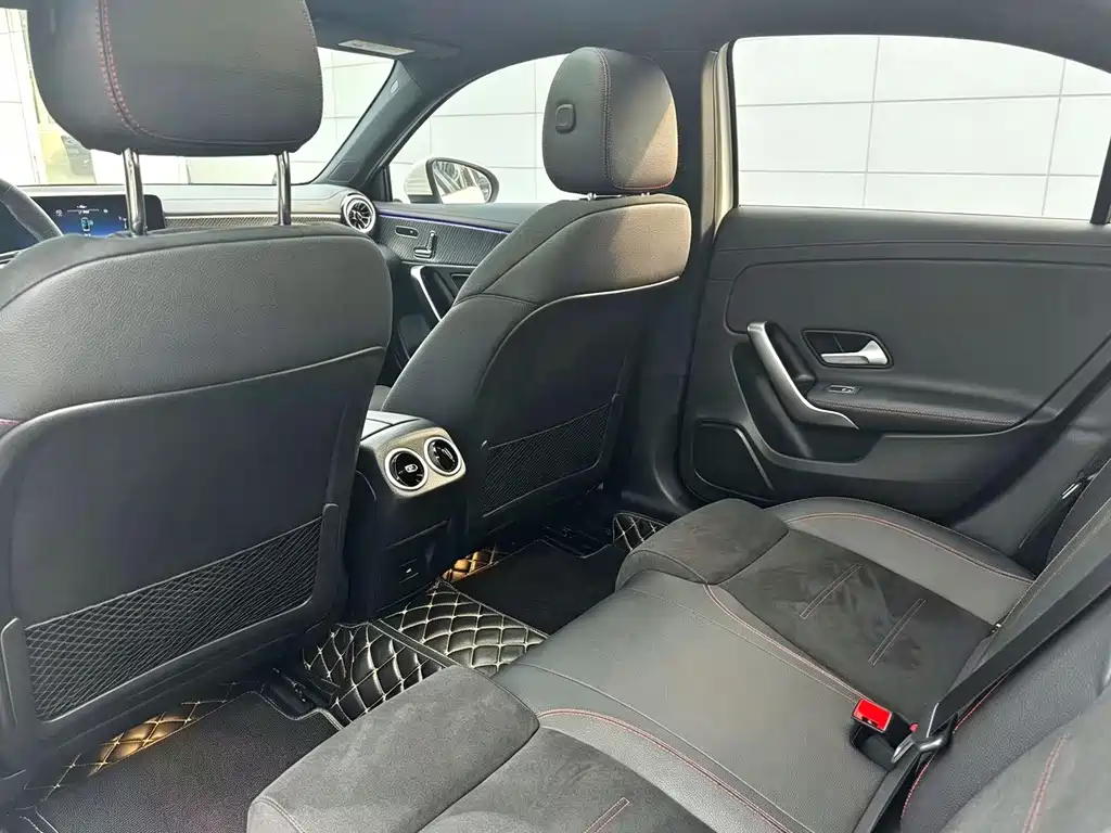 Mercedes-Benz A-Class — миниатюра 12