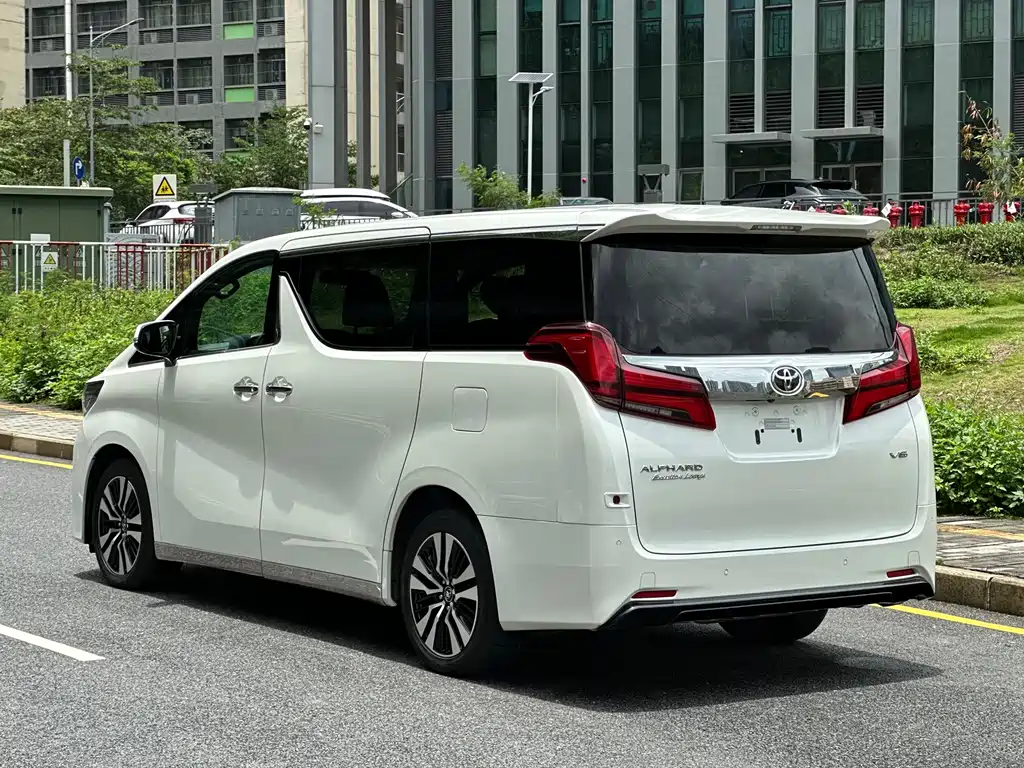 Toyota Alphard 2018 3.5L Luxury