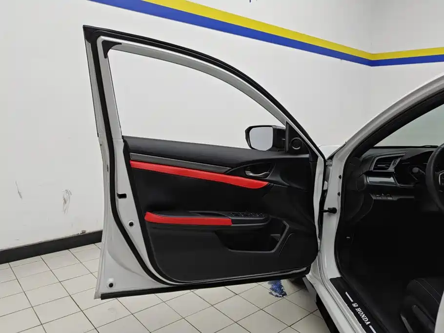 Honda Civic — миниатюра 7