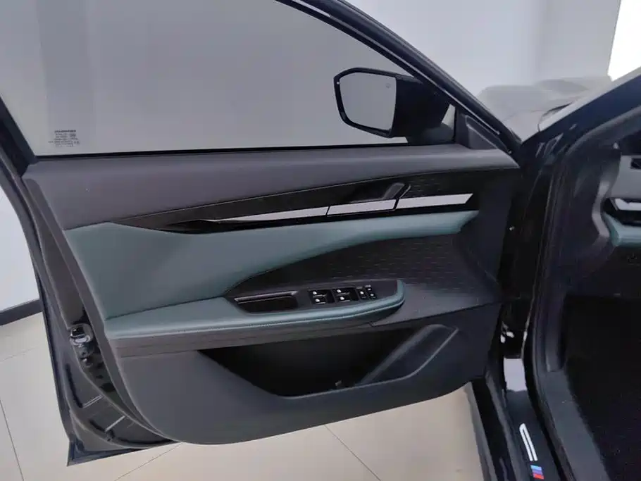 Changan UNI-V iDD — миниатюра 7