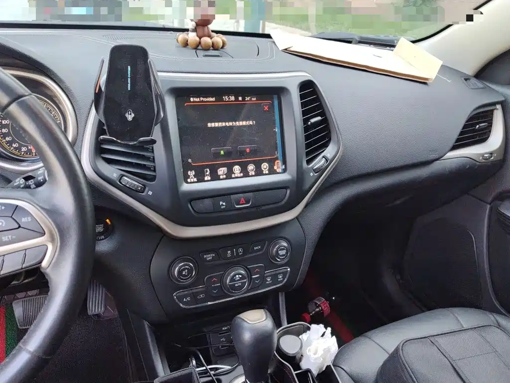 Jeep Cherokee — миниатюра 14