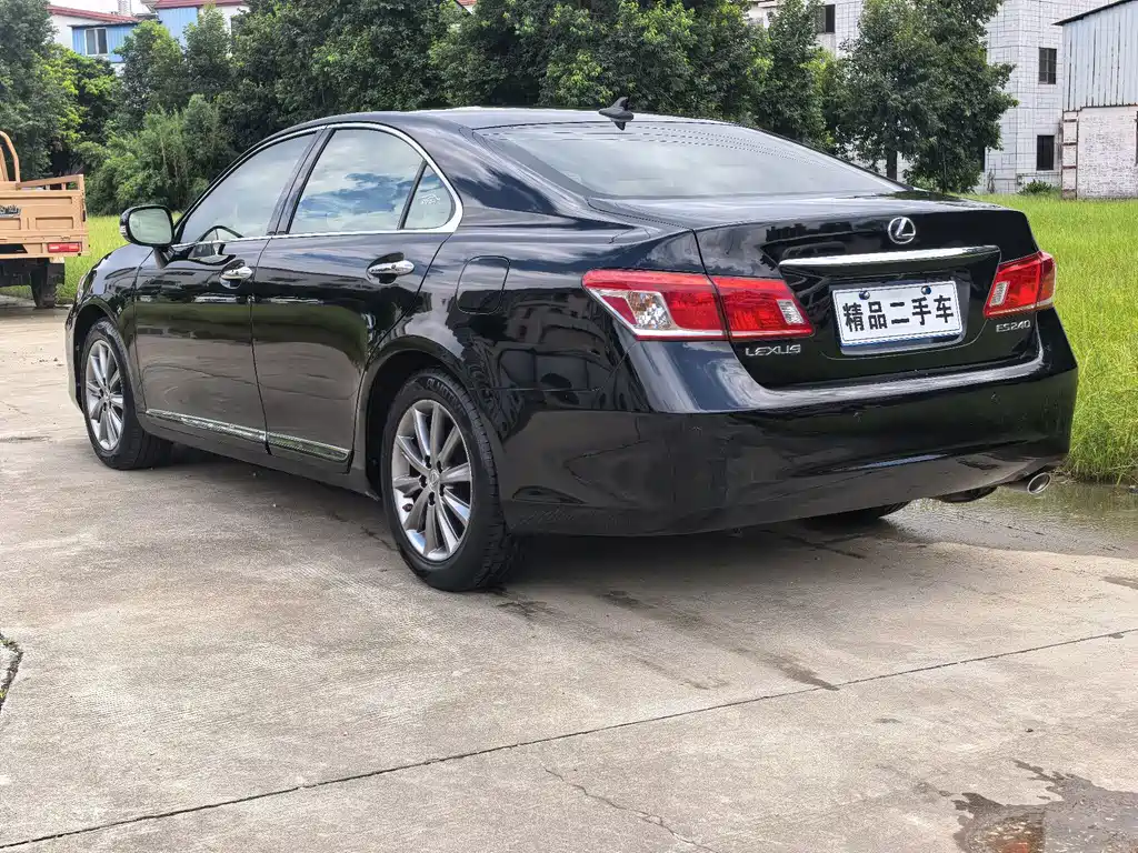 Lexus ES — миниатюра 4