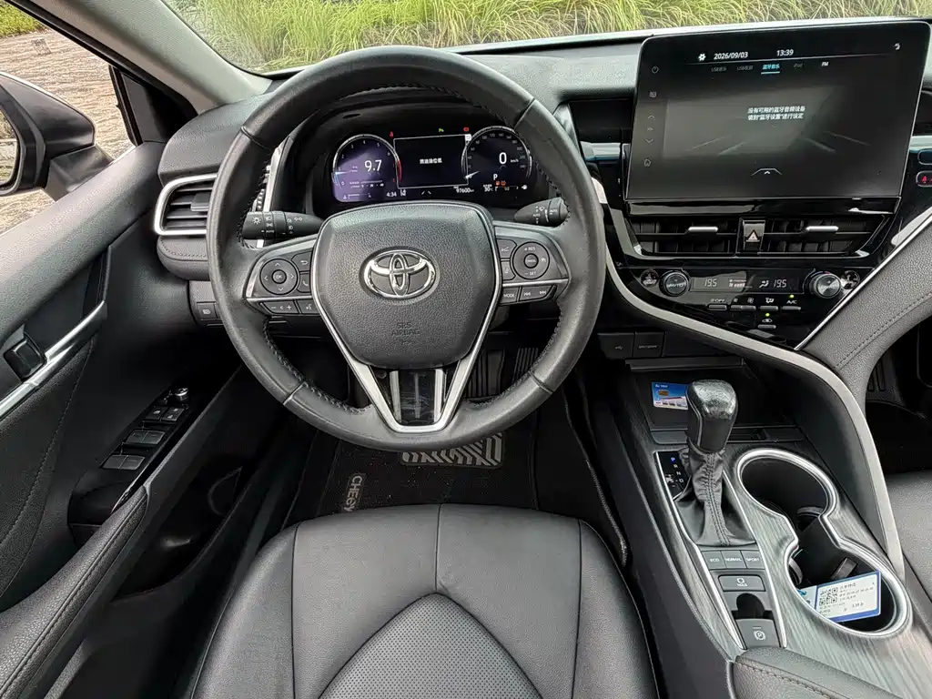 Toyota Camry — миниатюра 12