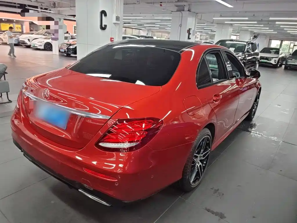 Mercedes-Benz E-Class — миниатюра 7