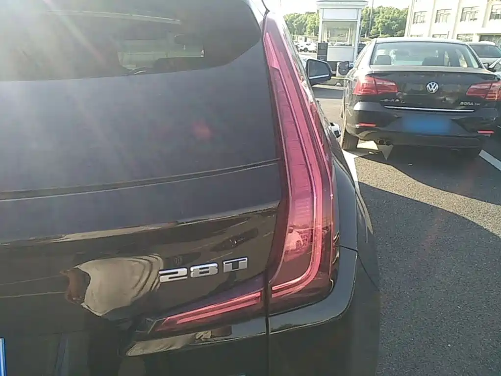 Cadillac XT4 — миниатюра 8