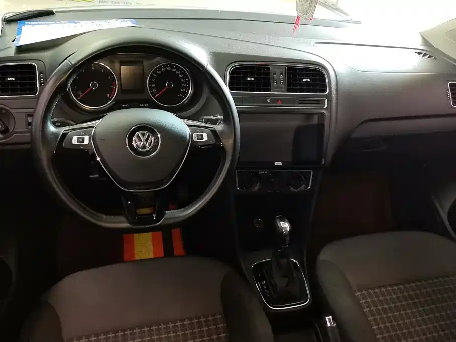 Volkswagen Polo — миниатюра 12