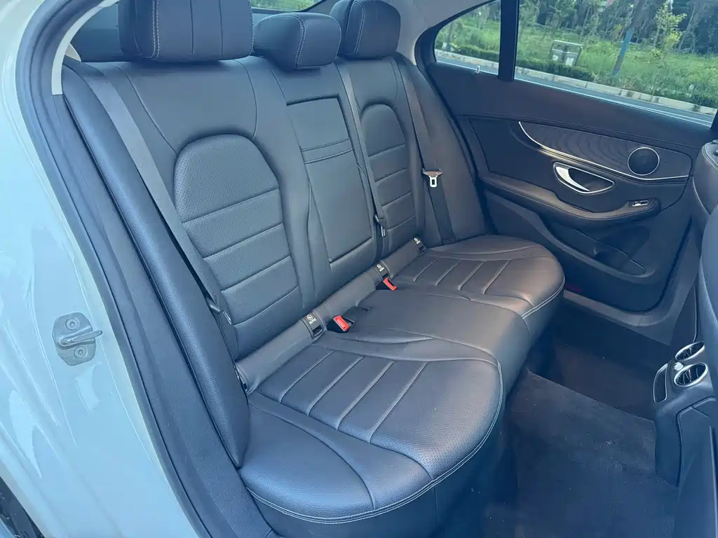 Mercedes-Benz C-Class — миниатюра 12