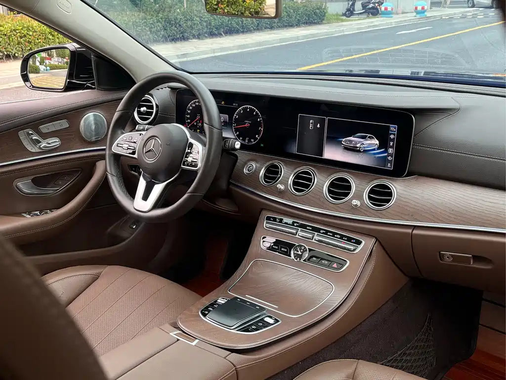 Mercedes-Benz E-Class — миниатюра 19