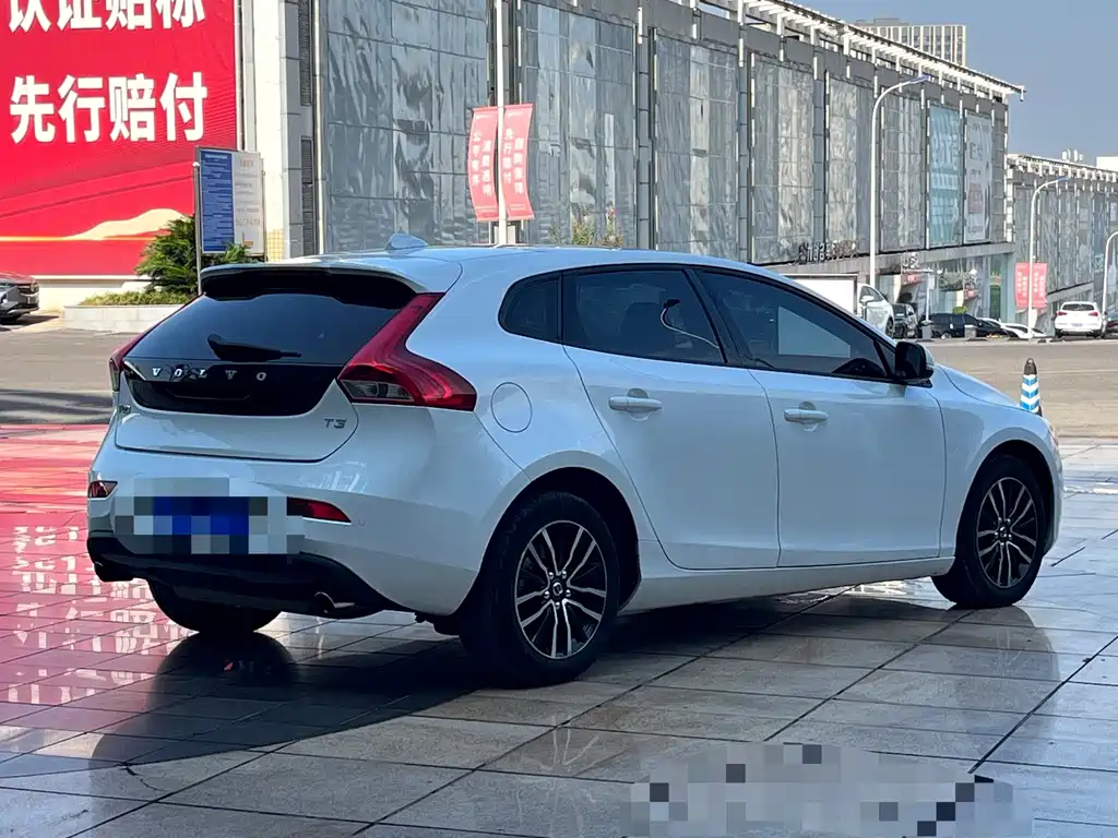 Volvo V40 — миниатюра 7
