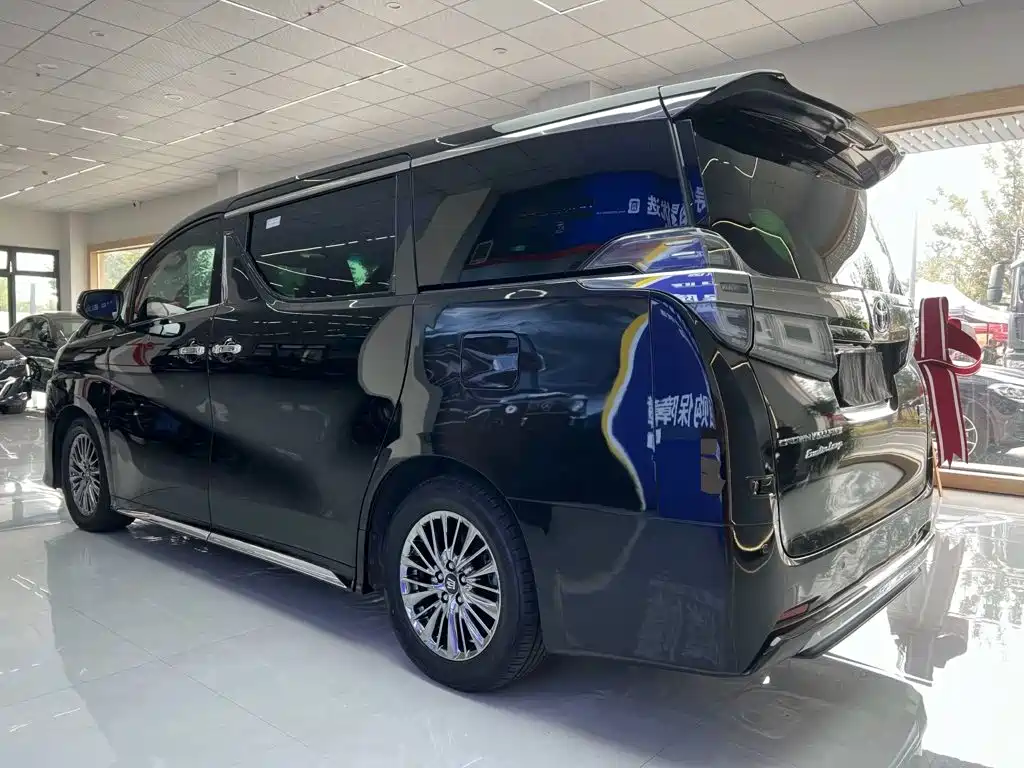 Toyota Vellfire — миниатюра 4