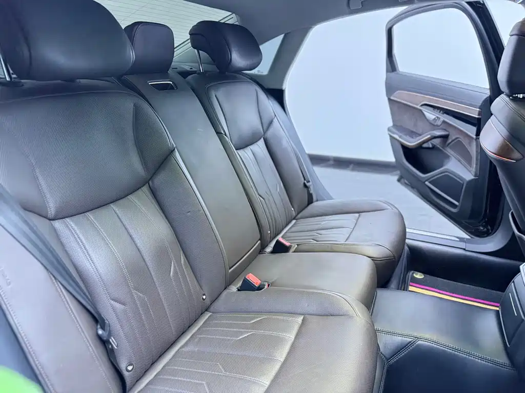 Audi A8 — миниатюра 12