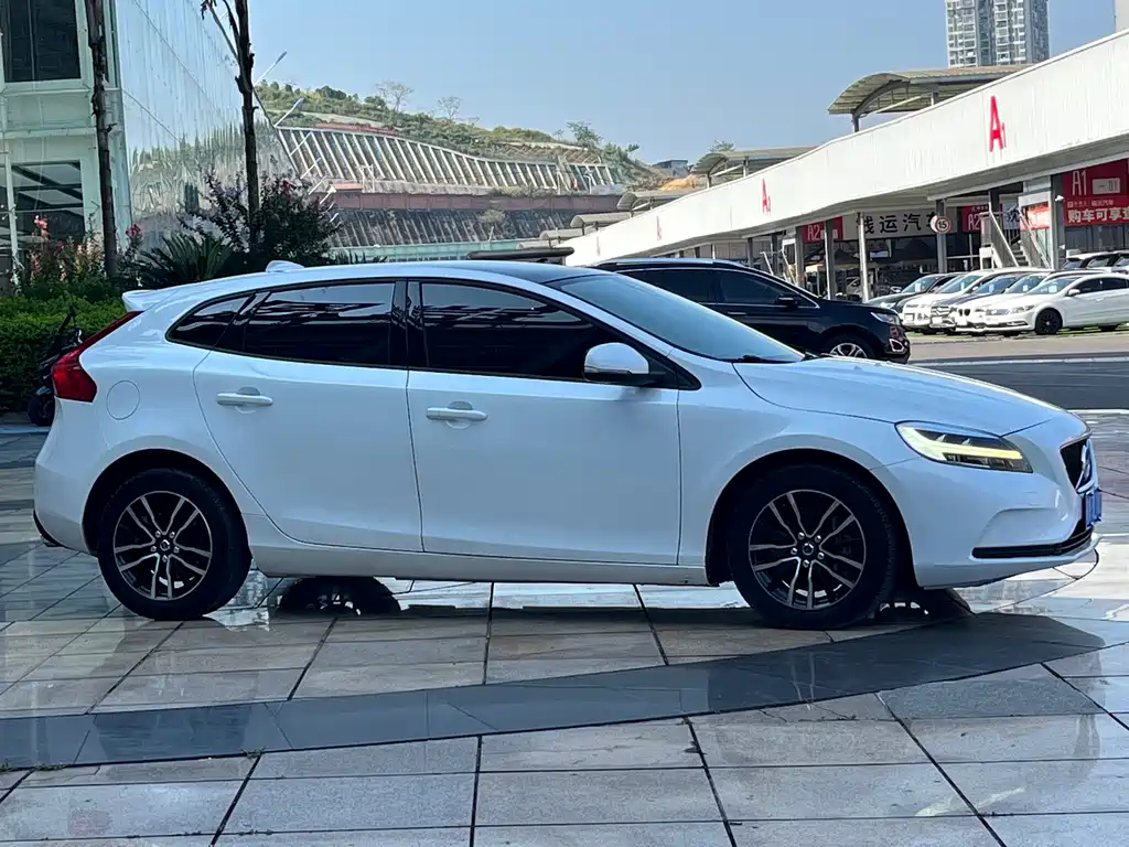 Volvo V40 — миниатюра 14