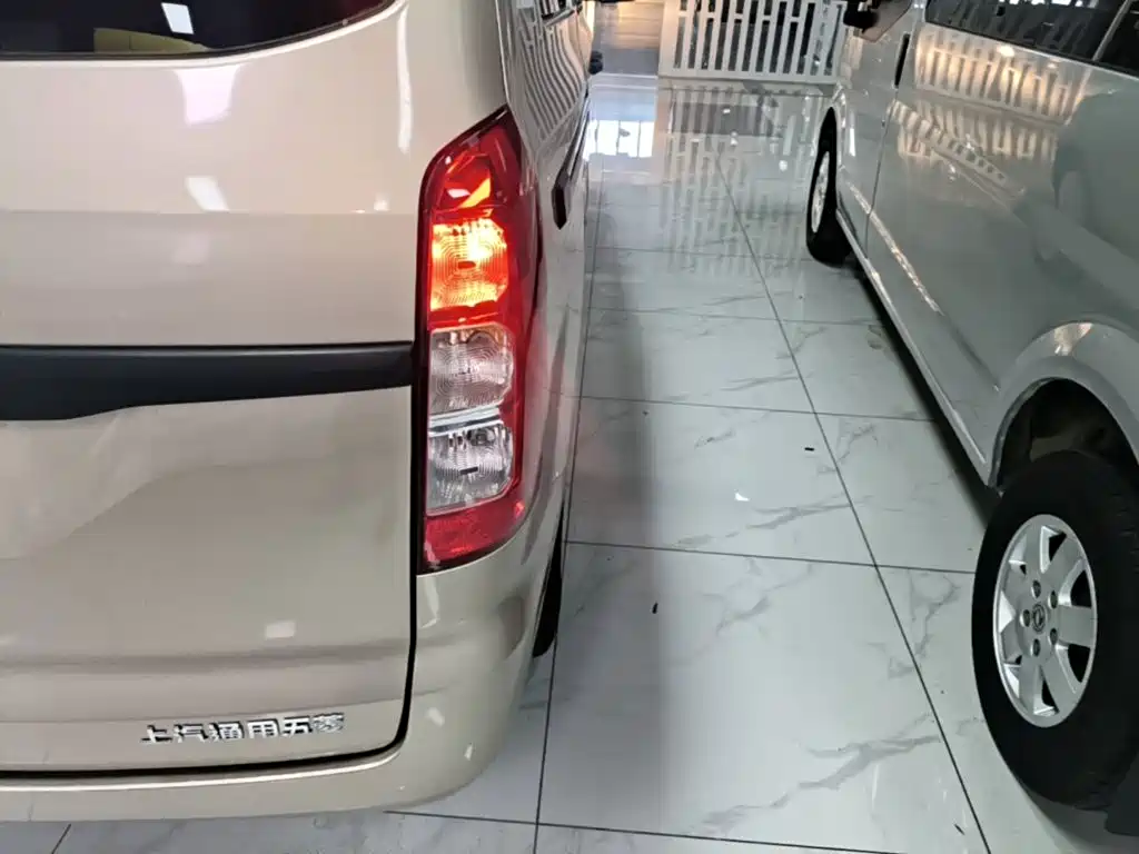 Wuling Hongguang V — миниатюра 8