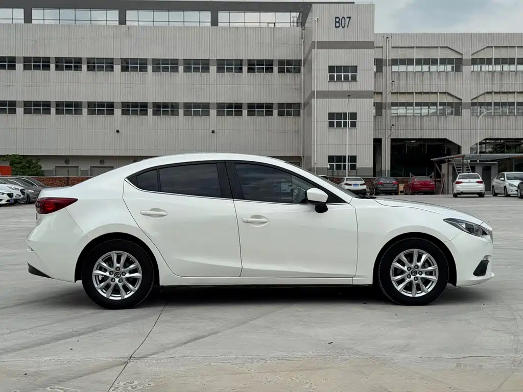Mazda 3 Axela — миниатюра 4