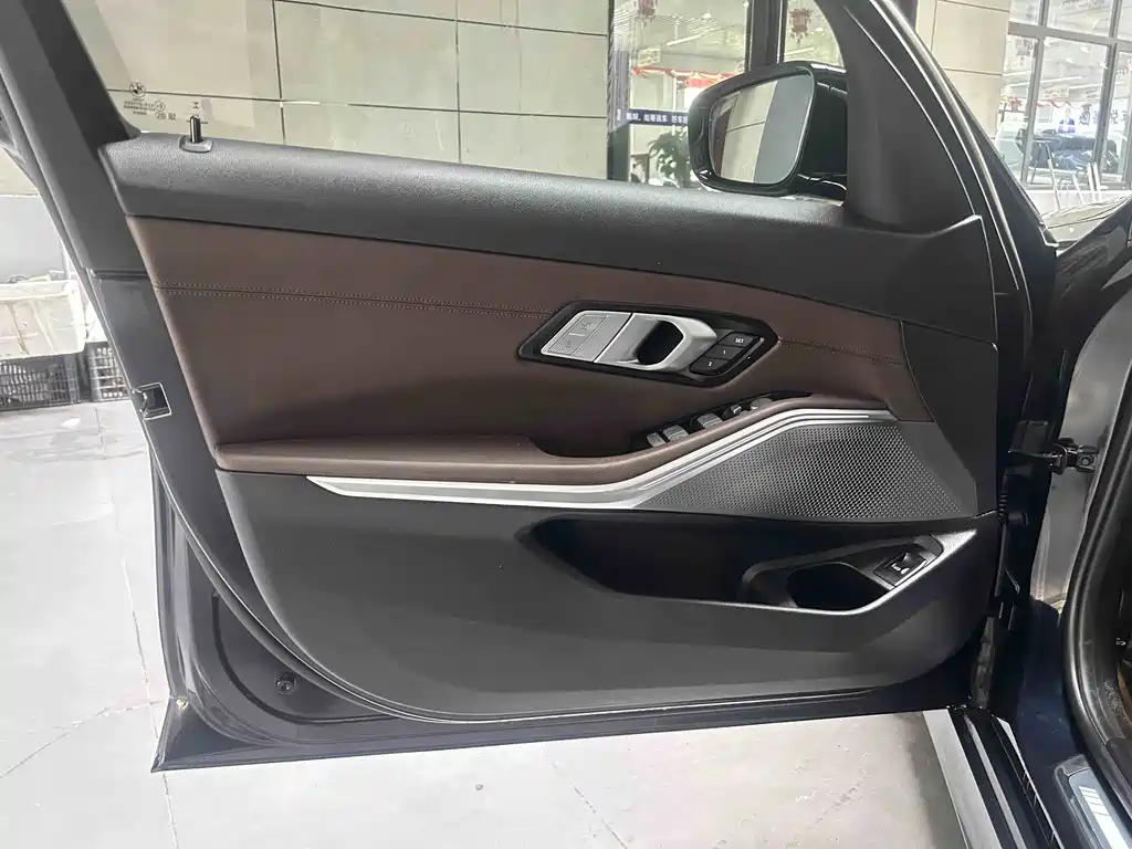 BMW 3 Series 3 2022 325Li M Sport