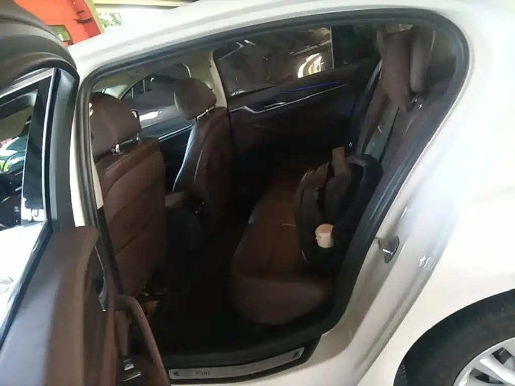 BMW 5 Series New Energy — миниатюра 17