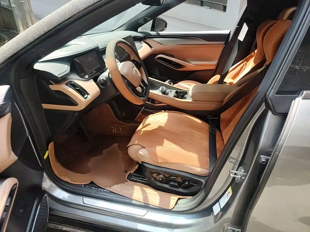 BYD L EV — миниатюра 15