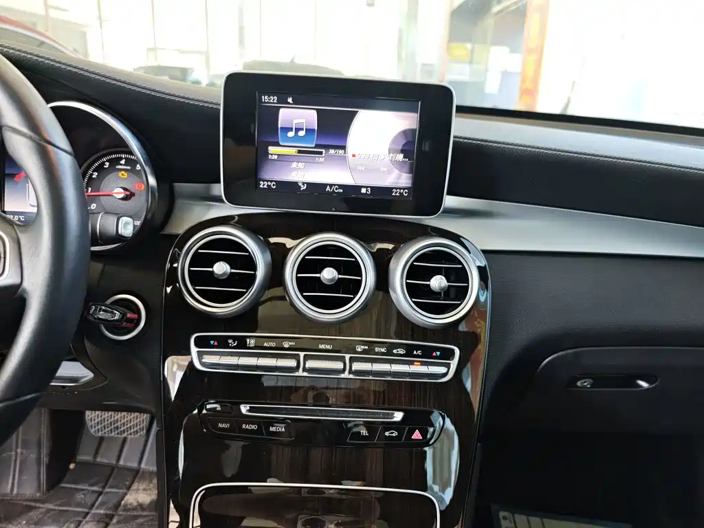 Mercedes-Benz GLC — миниатюра 13