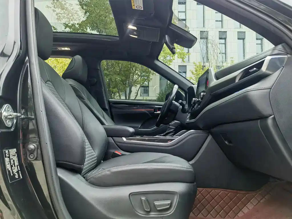 Toyota Crown Kluger — миниатюра 13