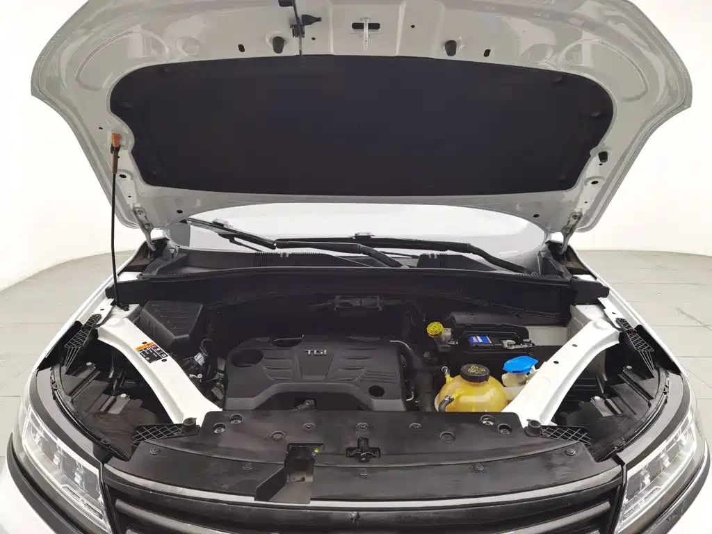 Roewe RX5 — миниатюра 6