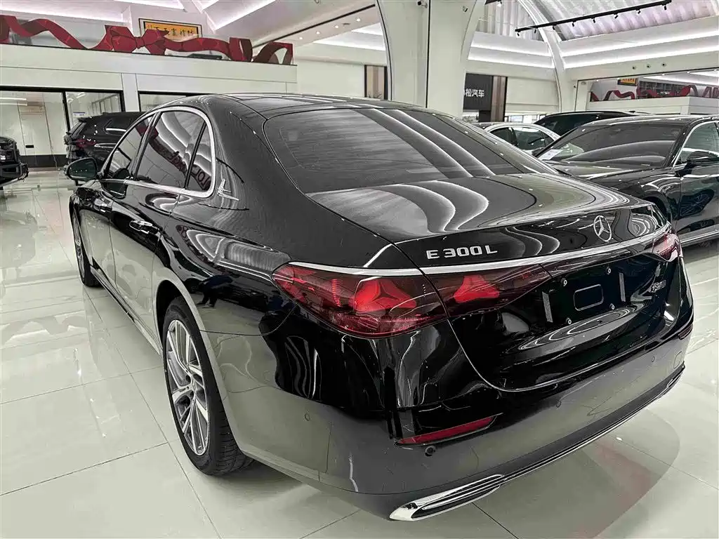 Mercedes-Benz E-Class — миниатюра 19