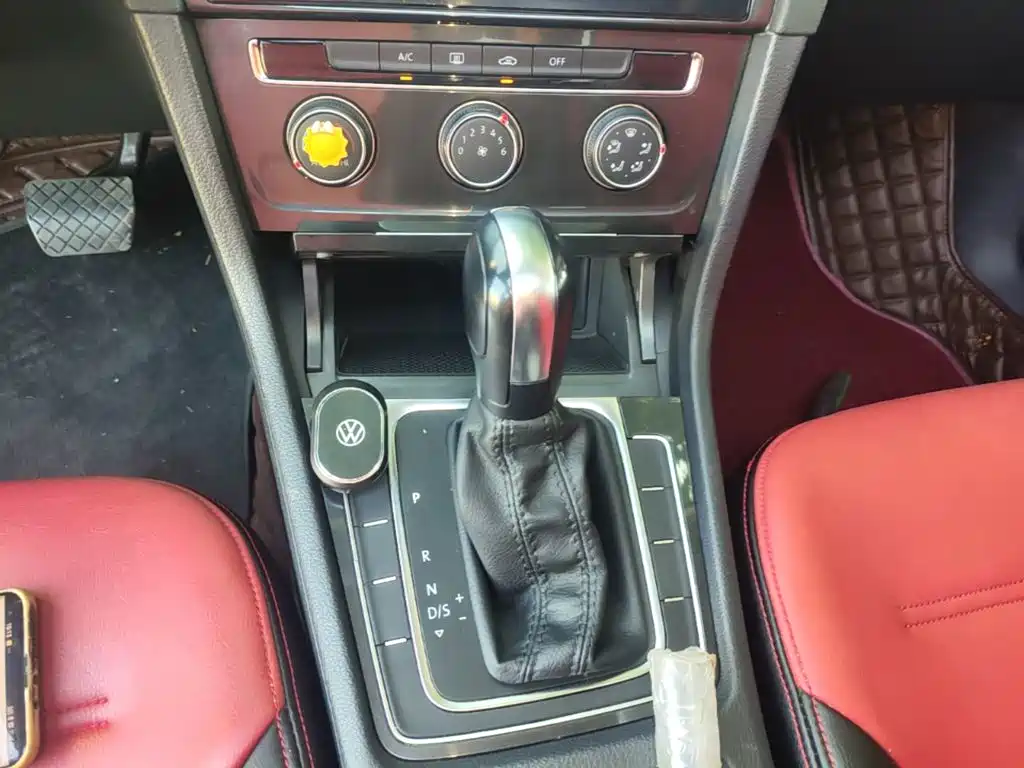Volkswagen Golf — миниатюра 14
