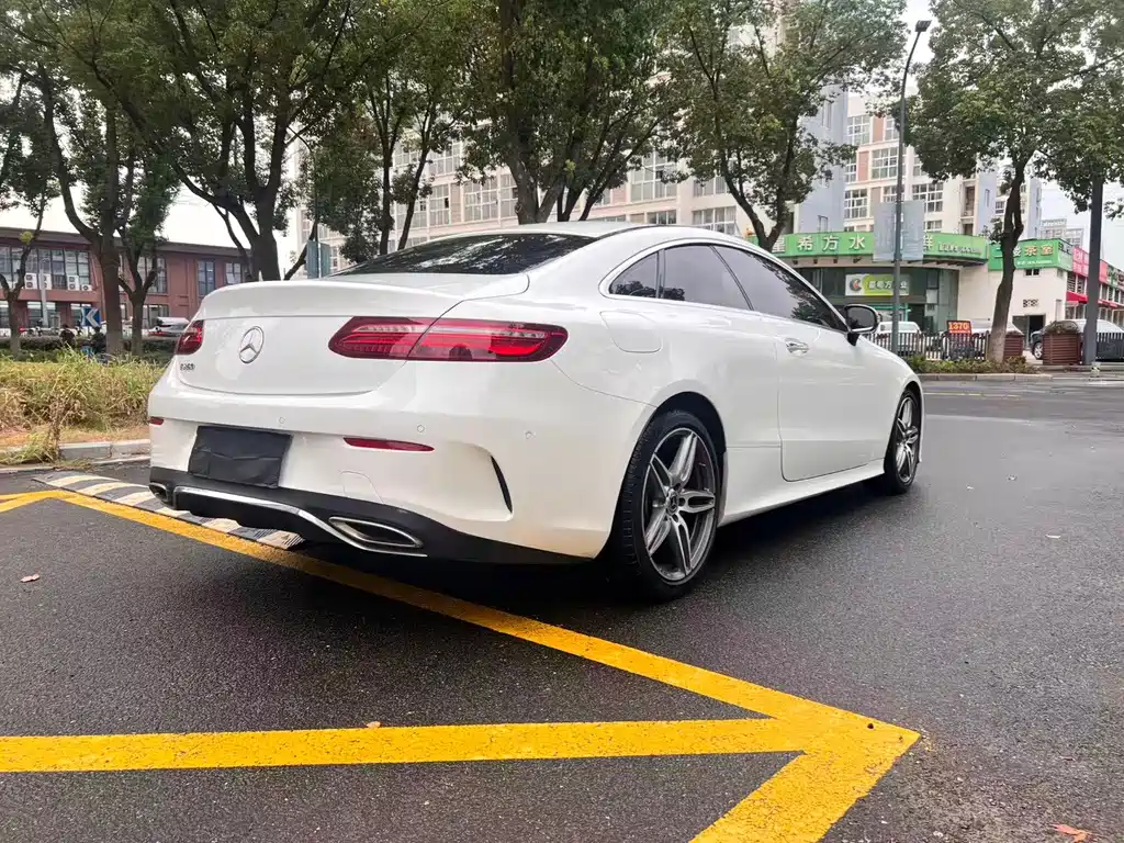 Mercedes-Benz E-Class (Import) — миниатюра 23