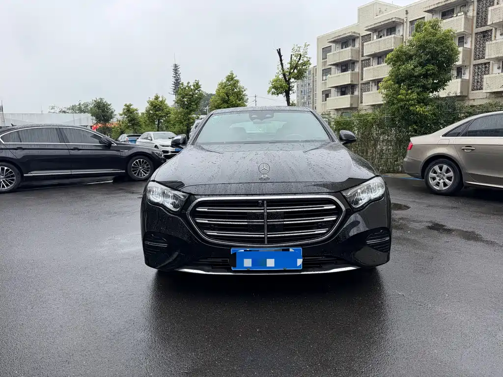 Mercedes-Benz E-Class — миниатюра 2
