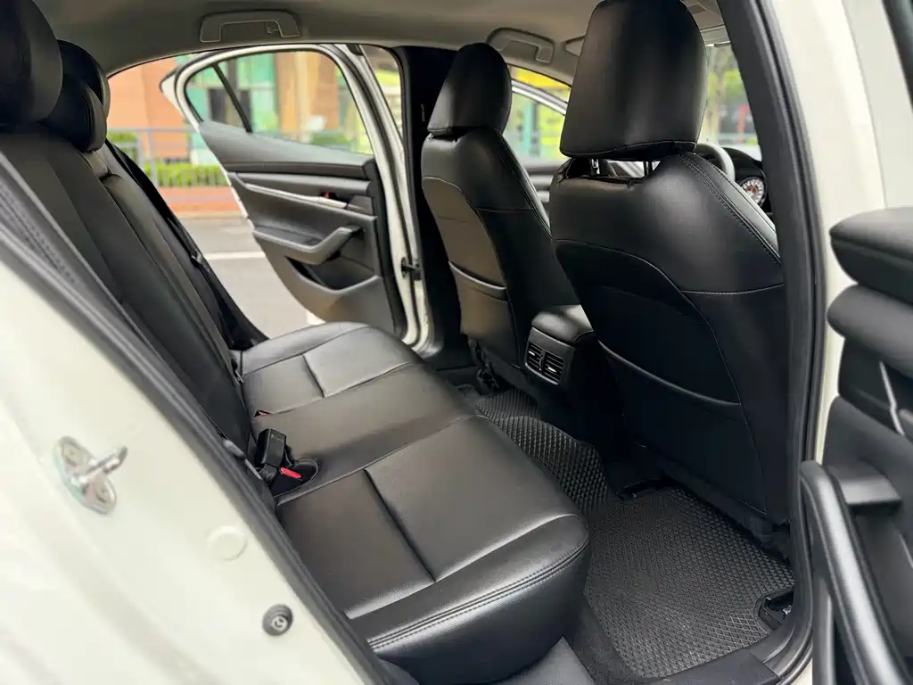 Mazda 3 Axela — миниатюра 8