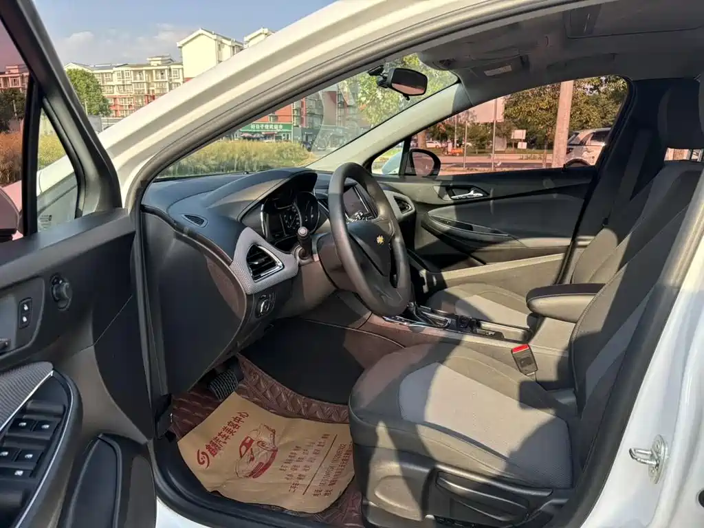 Chevrolet Cruze 2018 320 AT