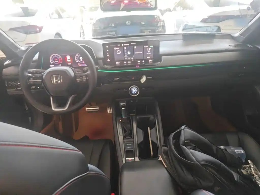 Honda Accord — миниатюра 10