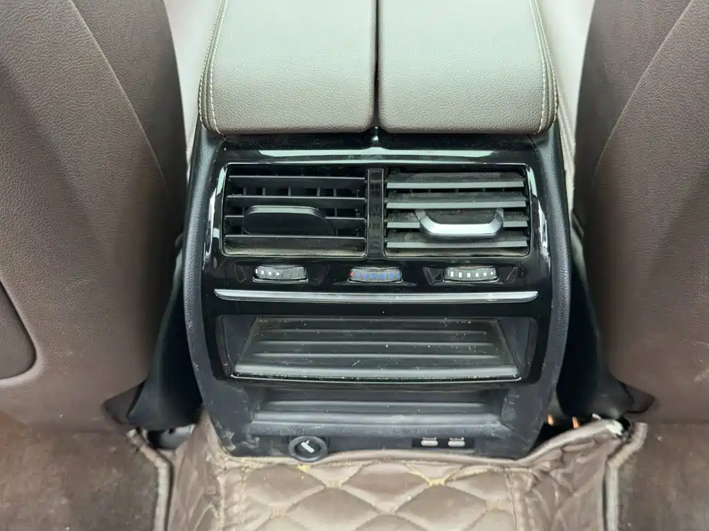 BMW 5 Series — миниатюра 14