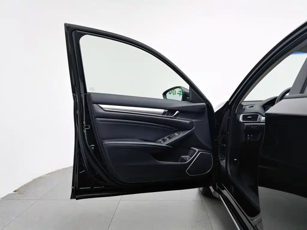 Honda Accord — миниатюра 8