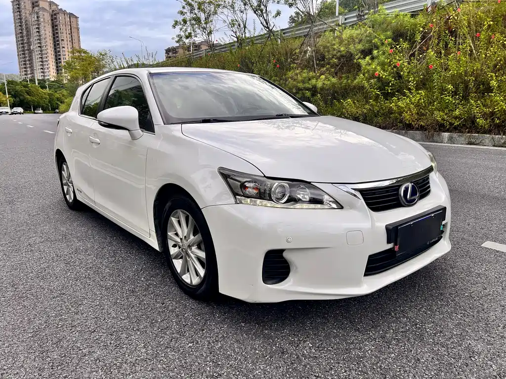 Lexus CT — миниатюра 3