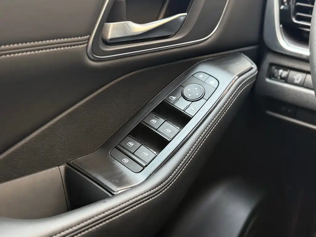 Nissan X-Trail — миниатюра 14