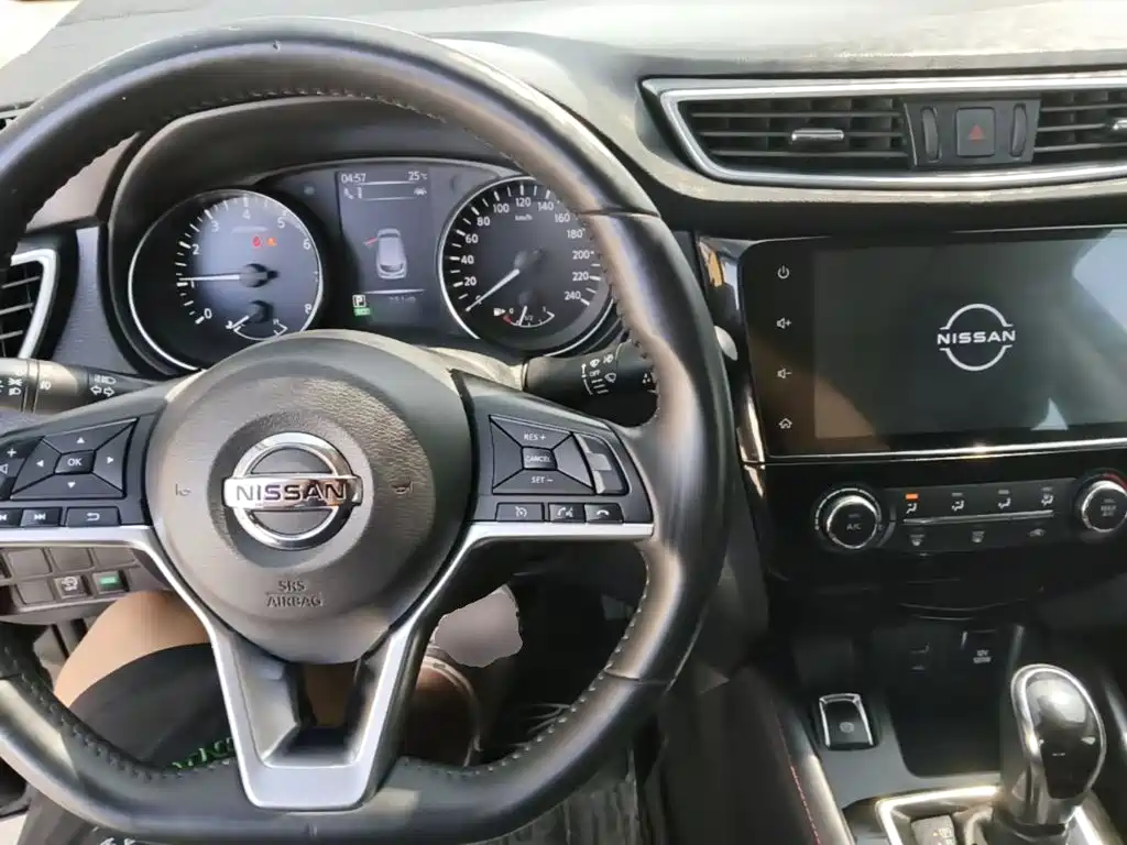 Nissan Qashqai — миниатюра 10