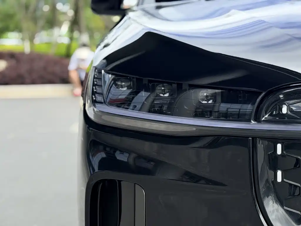 Lincoln Nautilus 2023 2.0T