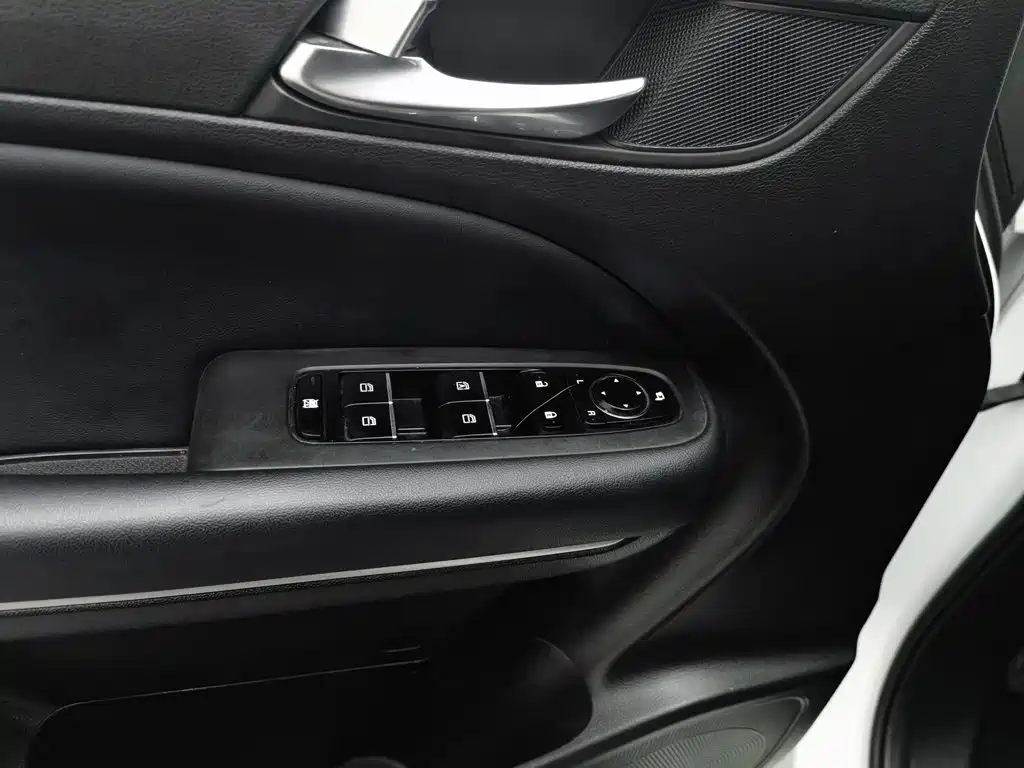 GAC Motor Trumpchi M6 — миниатюра 9