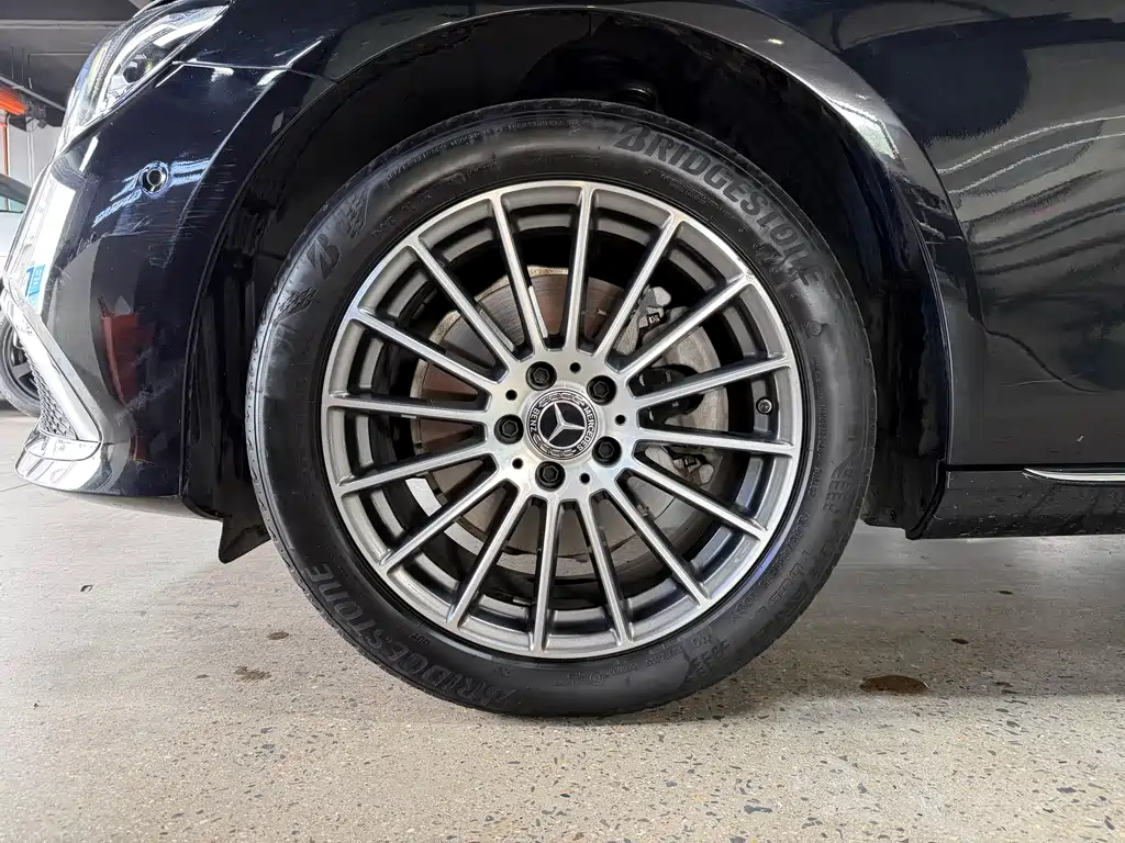 Mercedes-Benz E-Class — миниатюра 25