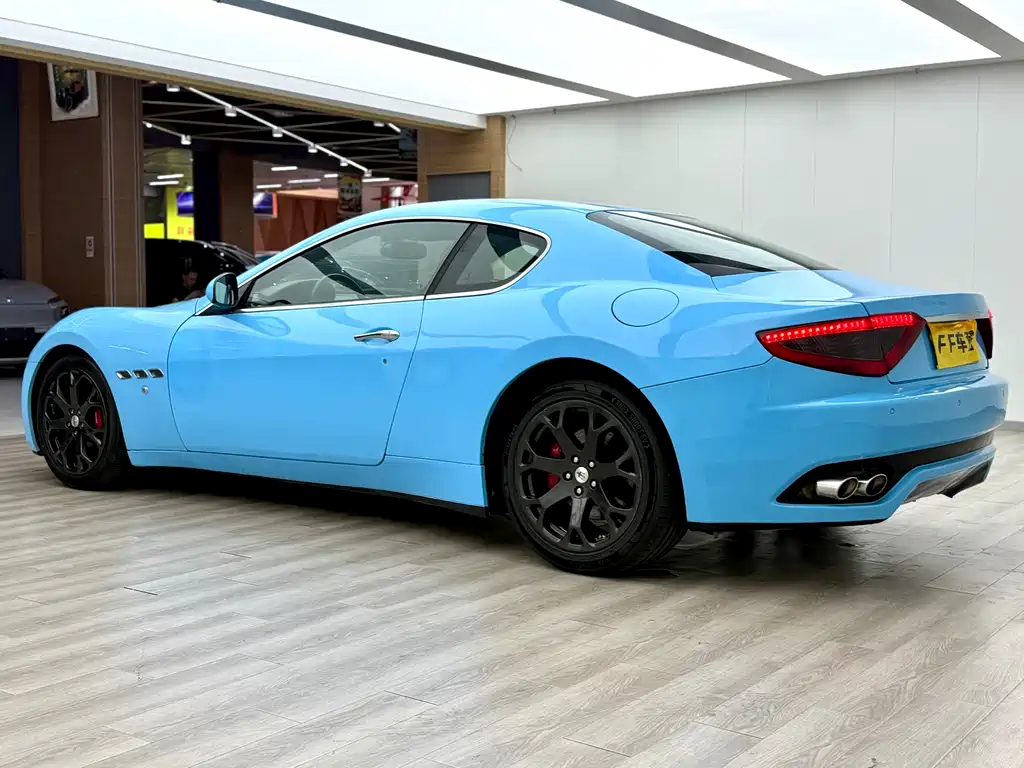 Maserati GranTurismo 2013 4.2L V8