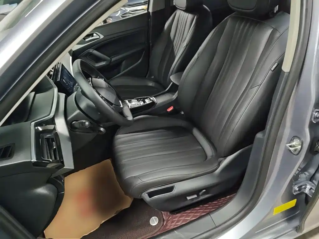 Peugeot 408 — миниатюра 15
