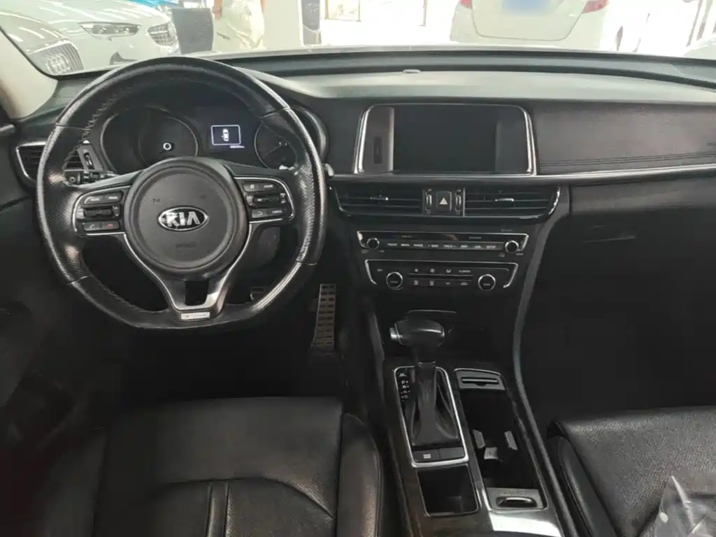 Kia K5 — миниатюра 10
