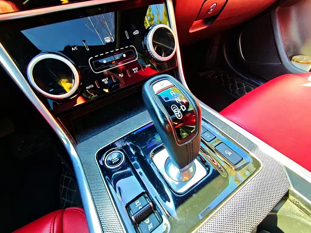 Jaguar XEL — миниатюра 8