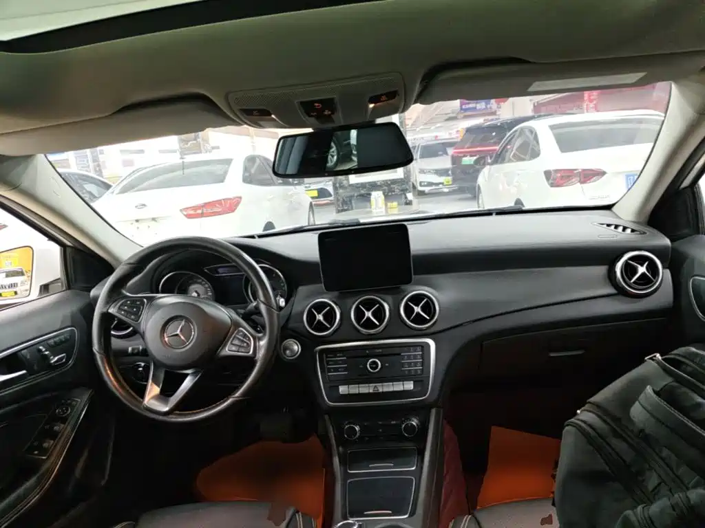 Mercedes-Benz GLA — миниатюра 10