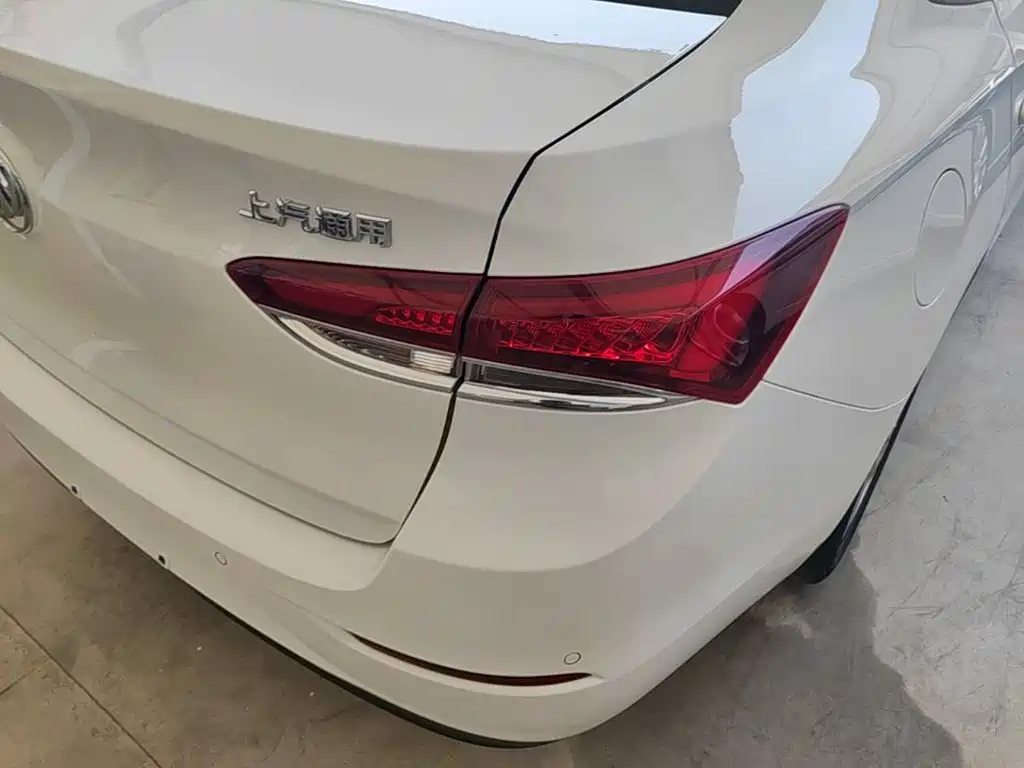 Buick Excelle — миниатюра 8