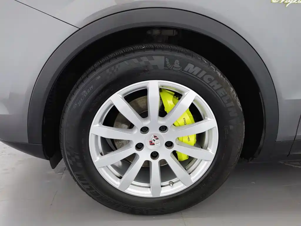 Porsche Cayenne Hybrid — миниатюра 17