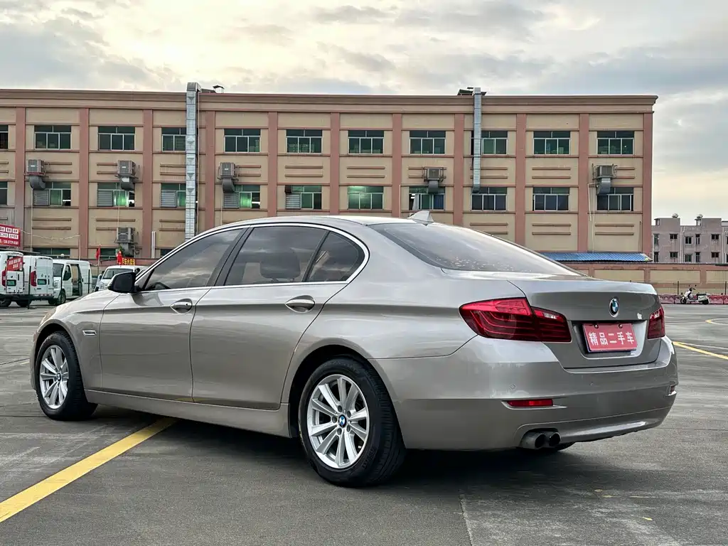 BMW 5 Series — миниатюра 16