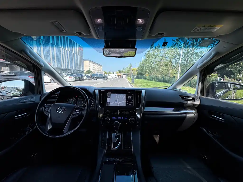Toyota Vellfire — миниатюра 3